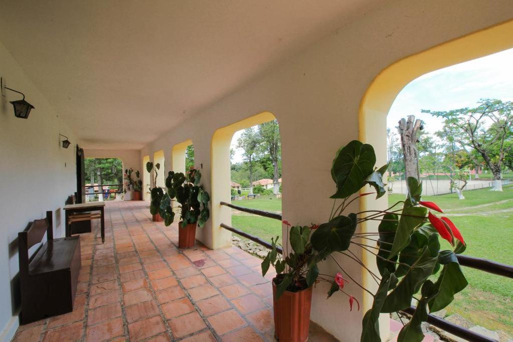Pousada H Sarapuí Extérieur photo